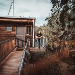 03-outside-walkway-to-door